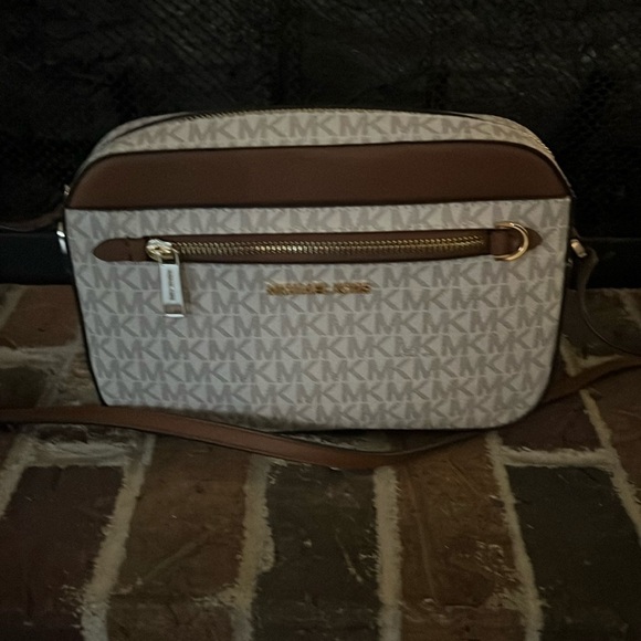 Michael kors purses - Picture 5 of 7